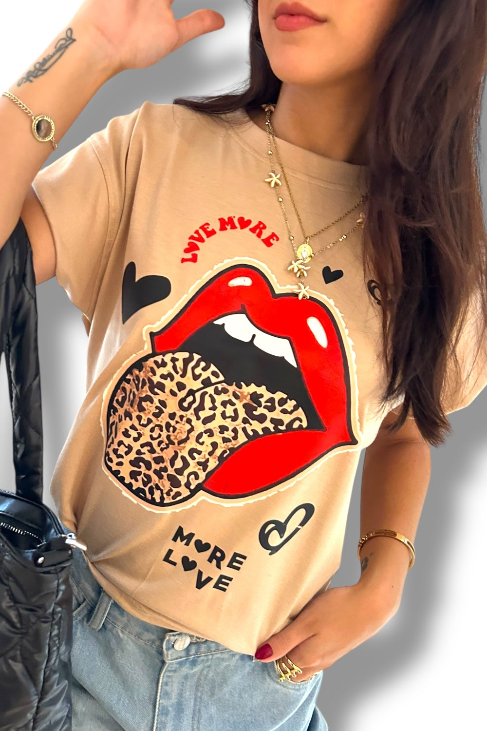 T-Shirt Rolling Love More