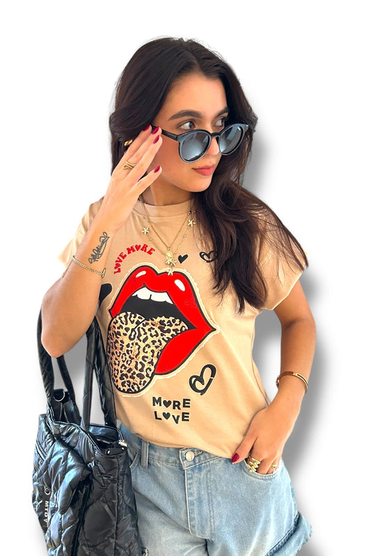 T-Shirt Rolling Love More